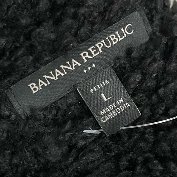 Banana Republic • Cozy Black Fuzzy Sherpa Jacket - Picture 5 of 5